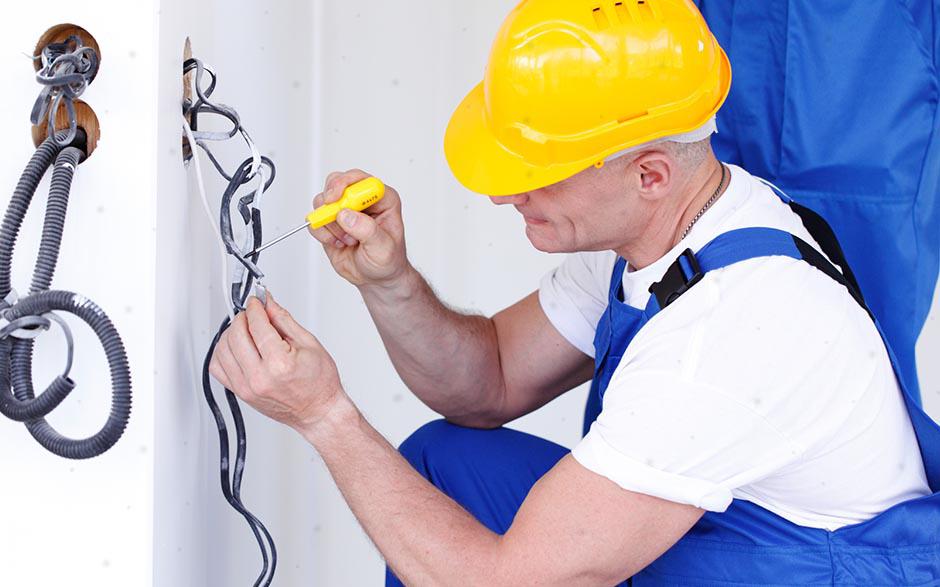 cherche électricien pas cher Paris